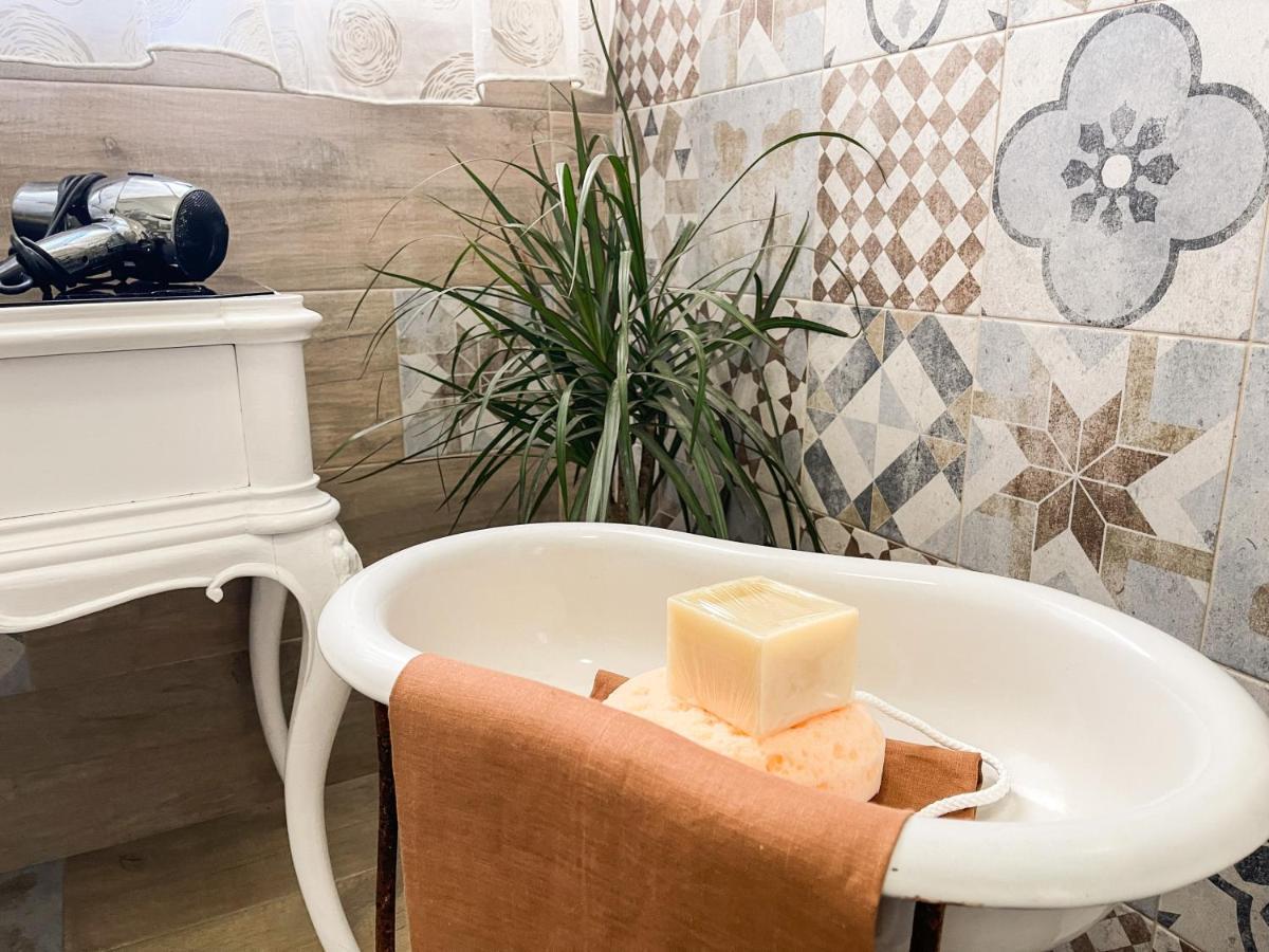 Al Politeama Rooms B&B Palermo Eksteriør bilde